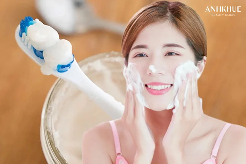 Thành phần kháng khuẩn Triclosan trong kem đánh răng không còn được sử dụng vì gây hại tuyến giáp