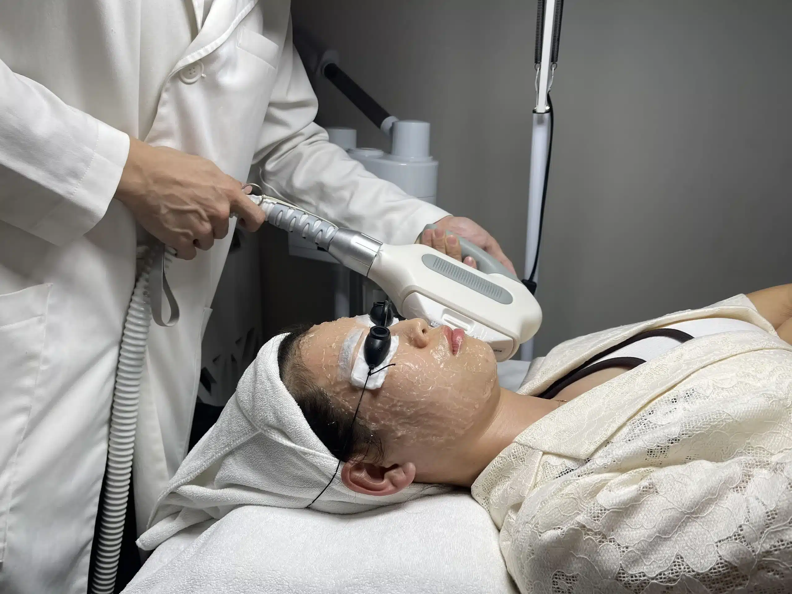 Công nghệ Hifu Pro Max nâng cơ trẻ hóa  , khôi phục V-line và làm mờ nếp nhăn, da căng bóng