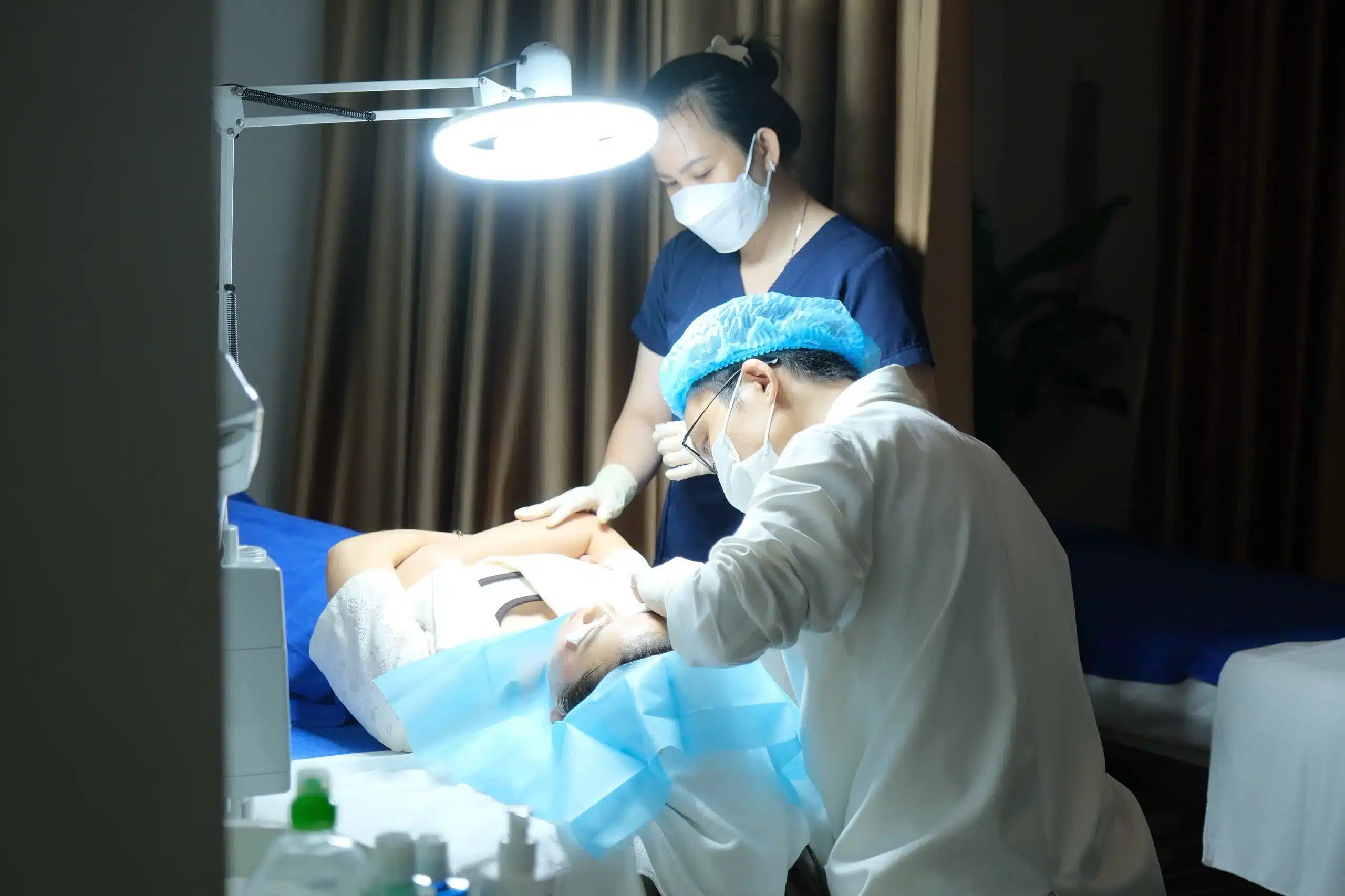 Mỗi liệu trình tại Anh Khuê là sự kết hợp giữa khoa học y khoa và tính cá nhân hóa, tạo nên giá trị bền vững và chuyên sâu cho từng hành trình làm đẹp