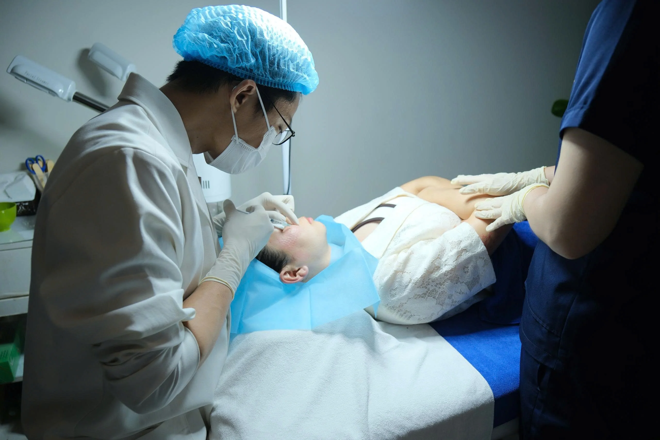 Với Meso Căng Bóng, dưỡng chất được đưa tực tiếp vào trong da, giúp tăng sinh Collagen tự nhiên, trẻ hóa da