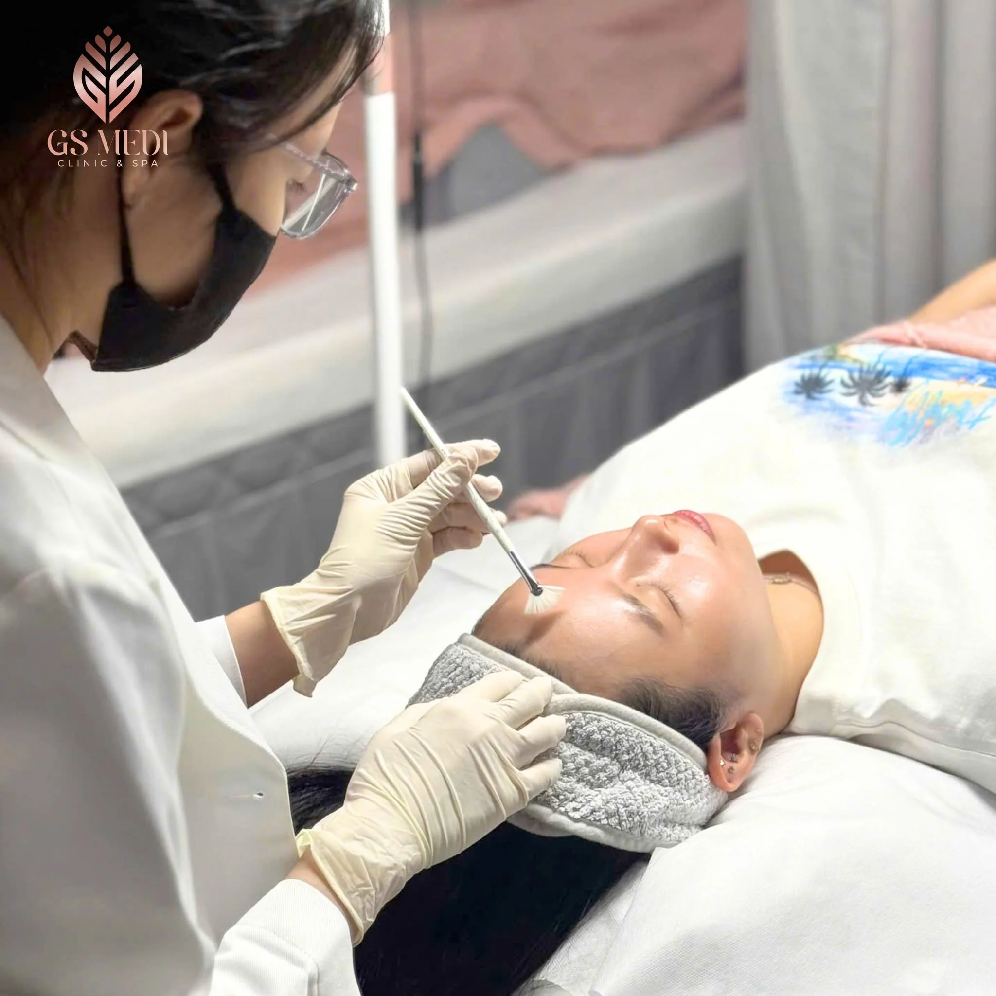 Peel da loại bỏ các tế bào da chết già cỗi, tăng sinh tế bào mới, thúc đẩy phục hồi da nhanh chóng và ngăn ngừa mụn ẩn tái phát